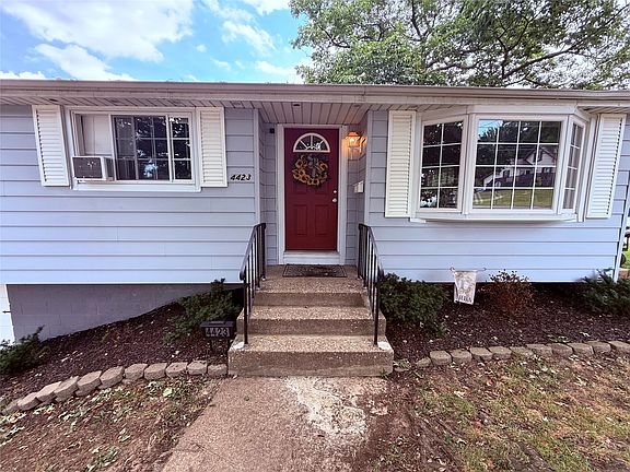 3rd image of 4423 Washington Ave