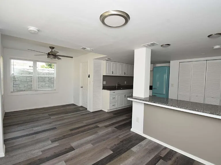 403 N Oleander Ave #B — Photo 11