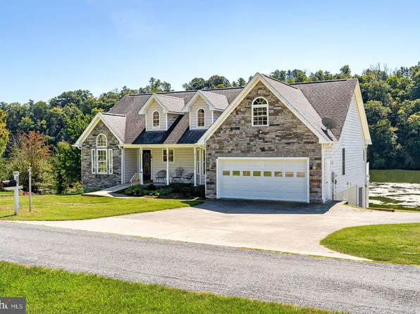 379 Riverside Dr, Luray, VA 22835