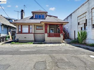 950 Loomis Ct, Oakland, CA 94606