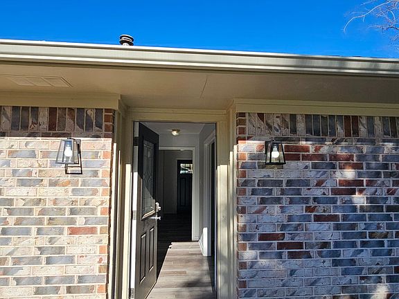 3rd image of 1401 E Sherman Dr #1