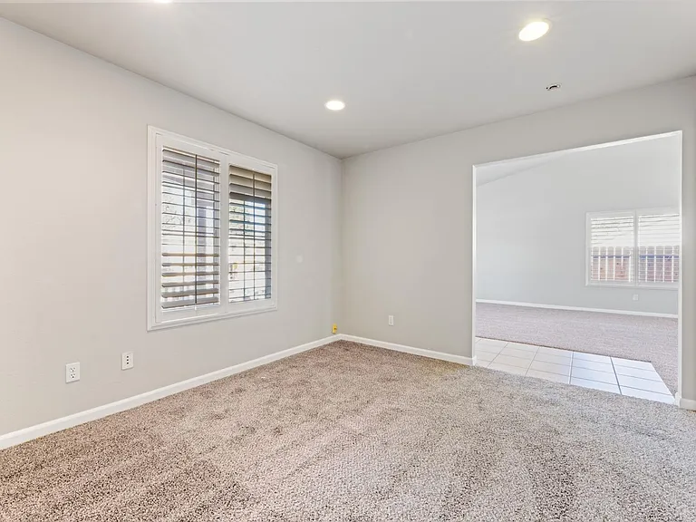 4866 Canfield Cir — Photo 28
