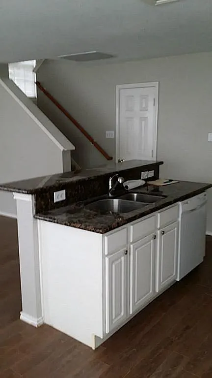 Building Photo - 46 Wineberry Pl