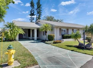 119 Glendower Cir #269, Sun City Center, FL 33573
