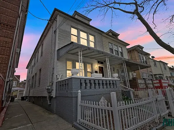 207 E 39th St, Brooklyn, NY 11203