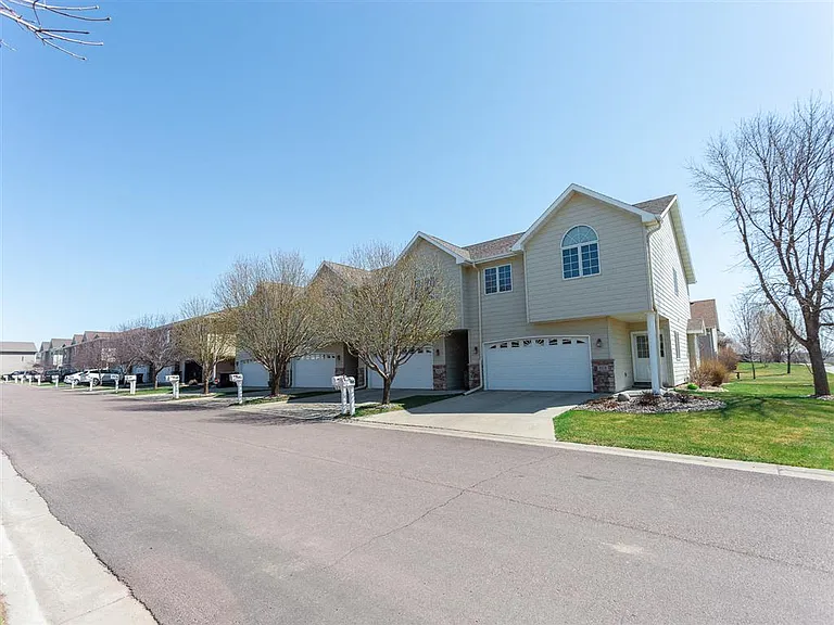 302 S Spring Pl — Photo 25