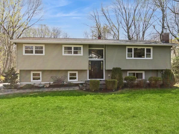 6 Overhill Road, Cortlandt Manor, NY 10567