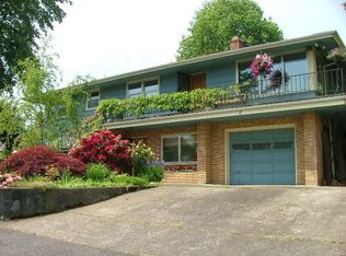 17 NE 131st Pl, Portland, OR 97230