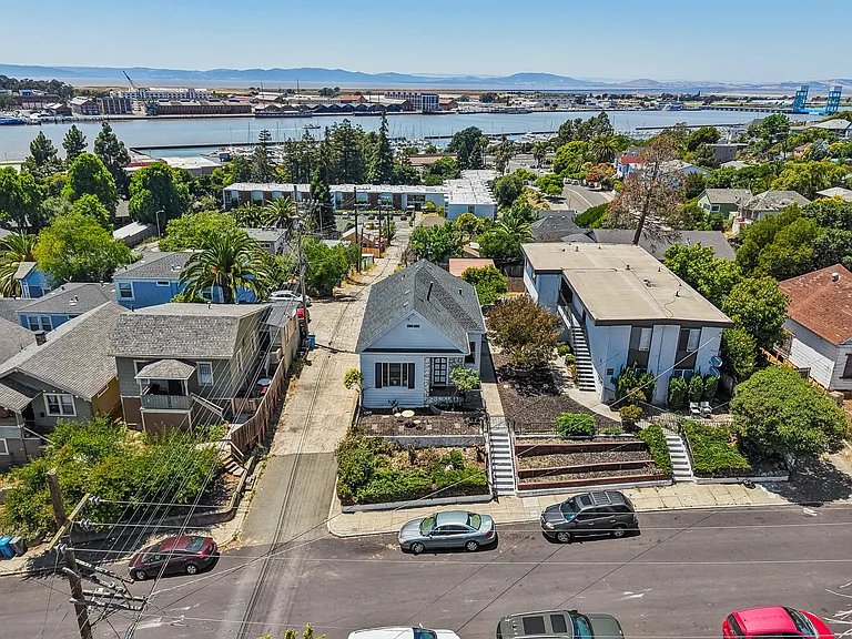 517 Branciforte St — Photo 58