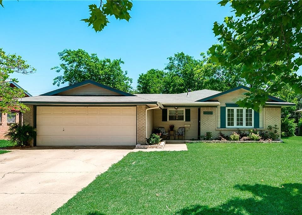 1st image of 1302 Hampshire Ln