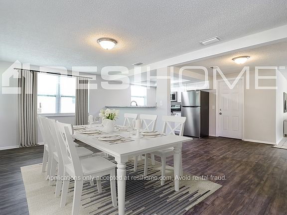 3rd image of 6027 11th Ave