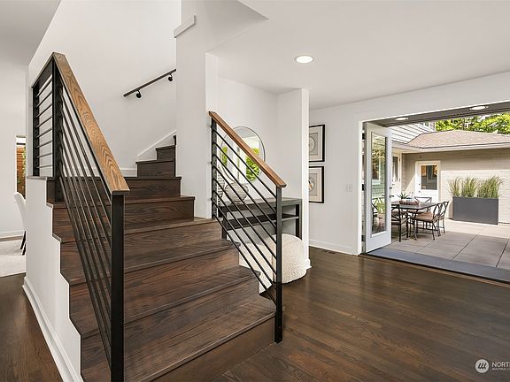 3rd image of 7728 Forest Drive NE