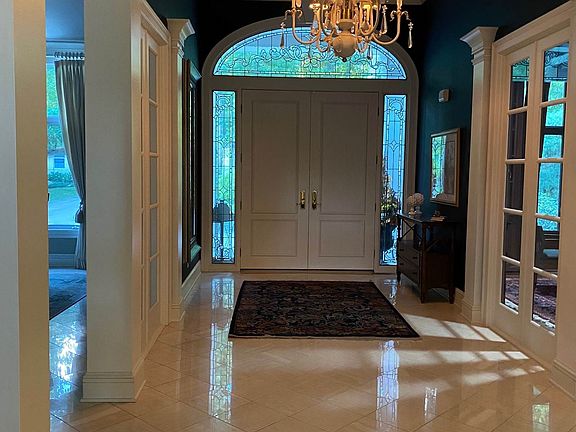 3rd image of 531 Pawnee Cir