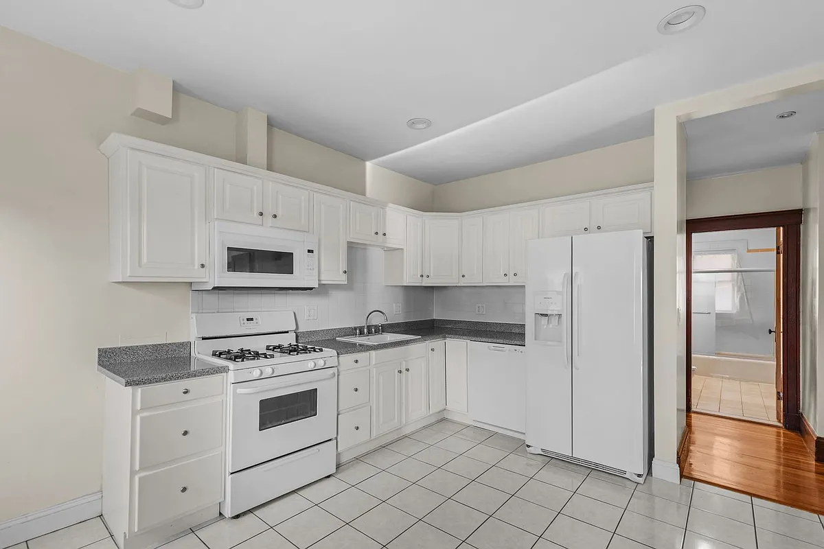 Building Photo - 56 Hobson St #2