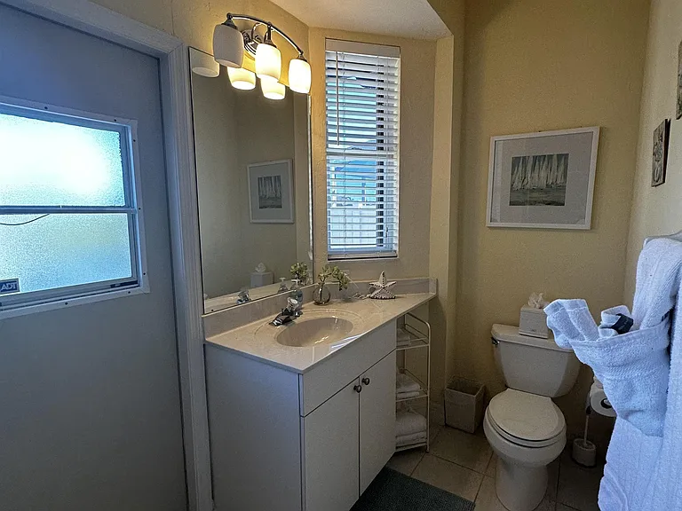5209 SW 25th Pl — Photo 16