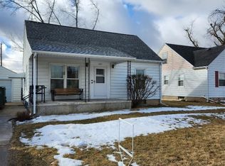 1821 8th Ave SW, Cedar Rapids, IA 52404