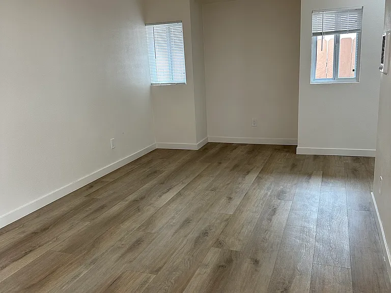 5066 Voltaire St #3 — Photo 12