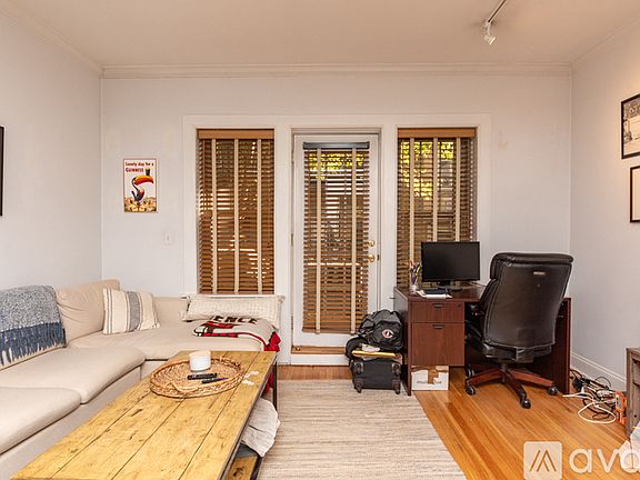 4th image of 2243 N Lincoln Ave #1F