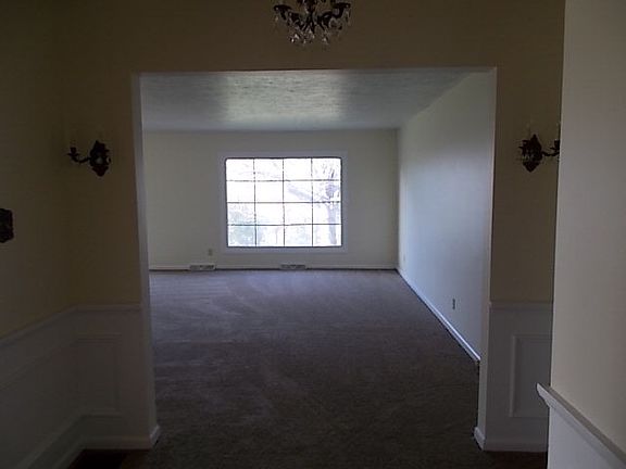 5th image of 114 Millstone Dr