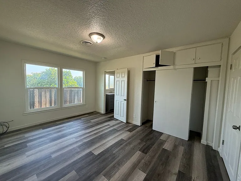8897 Jacobs Ave — Photo 10