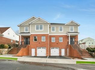 42-44 Lakeview Ave, West Harrison, NY 10604