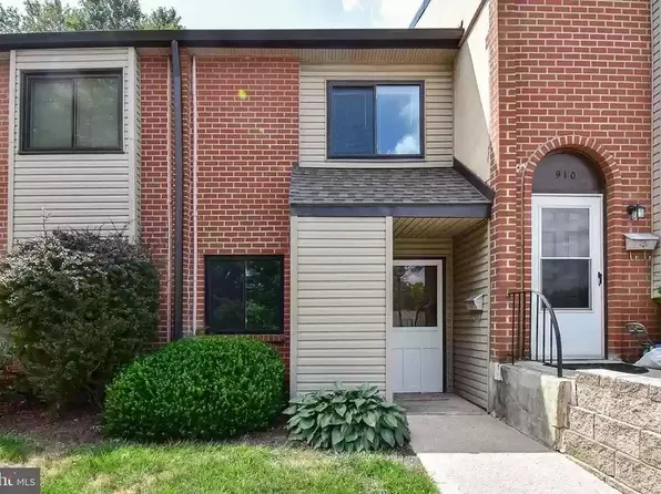 911 Valley Dr, West Chester, PA 19382