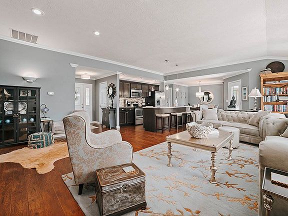 5th image of 8417 W Ashford Ln