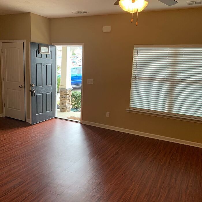 1st image of 822 Lower Park Pl #822