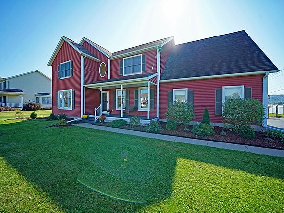 3rd image of 18 Garden Ln
