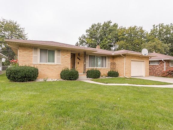 3rd image of 221 Windsor Dr