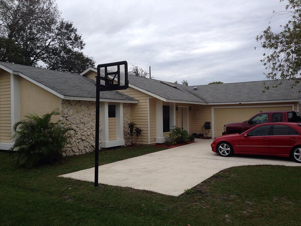 1st image of 1610 SE MINORCA Avenue