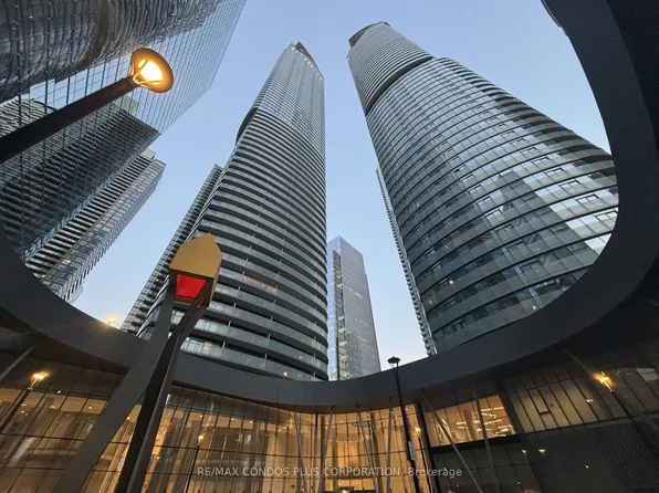 14 York St #5102, Toronto, ON M5J 0B1
