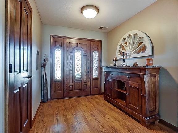 4th image of 100 Hazel Hollow Ct