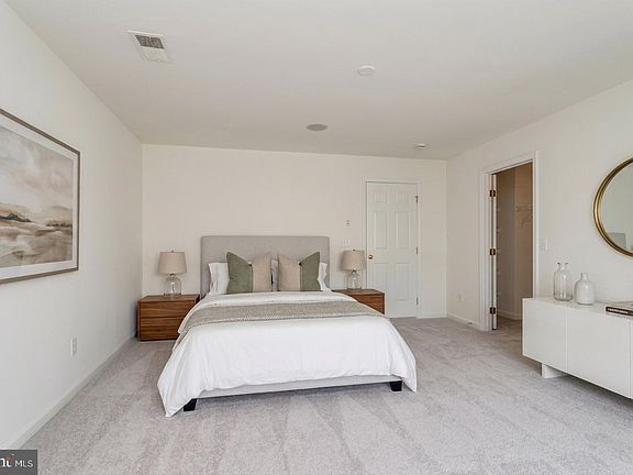 5th image of 1331 Mare St