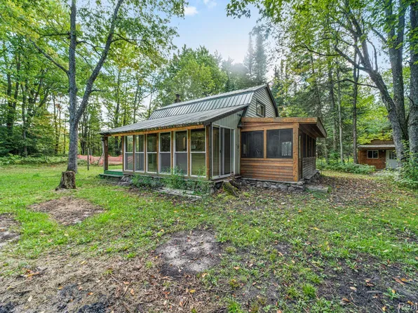9247 Jyla Ln SE, Kalkaska, MI 49646