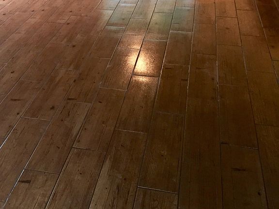 Beautiful & durable - newest trend in flooring, wood look ti