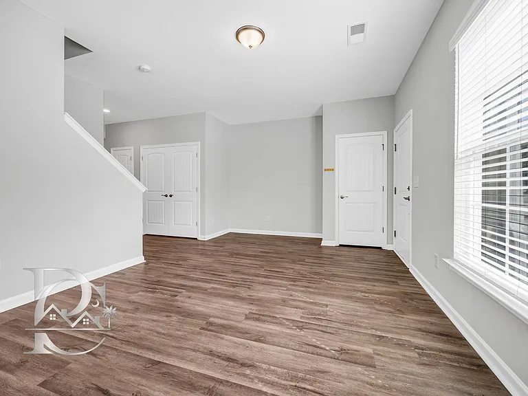 183 Northwood St — Photo 2