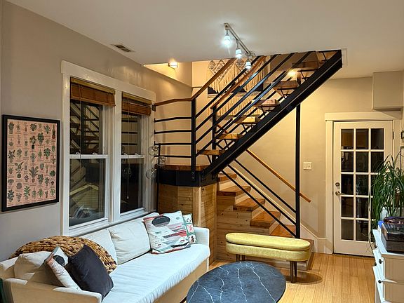 2nd image of 2049 W Shakespeare Ave #2R
