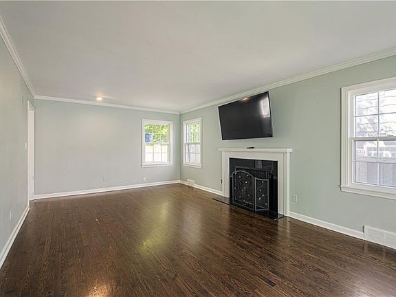 5th image of 1215 W 69th St