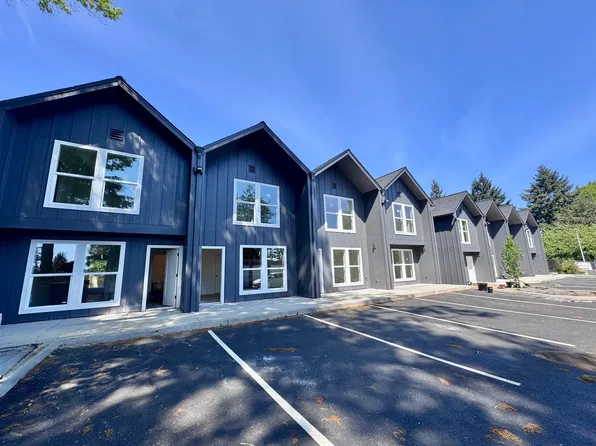 Brand New, Beautiful Townhomes! 2 & 3 Bedrm Units Available