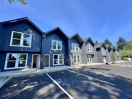 Brand New, Beautiful Townhomes! 2 & 3 Bedrm Units Available Photo 1
