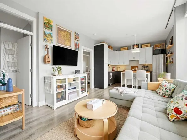 1521 N 26th Ave SW #403, Calgary, AB T2T 1C4