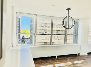 655 W Irving Park Rd APT 401, Chicago, IL 60613