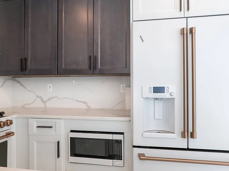 427 Pulaski St #1 — Photo 4