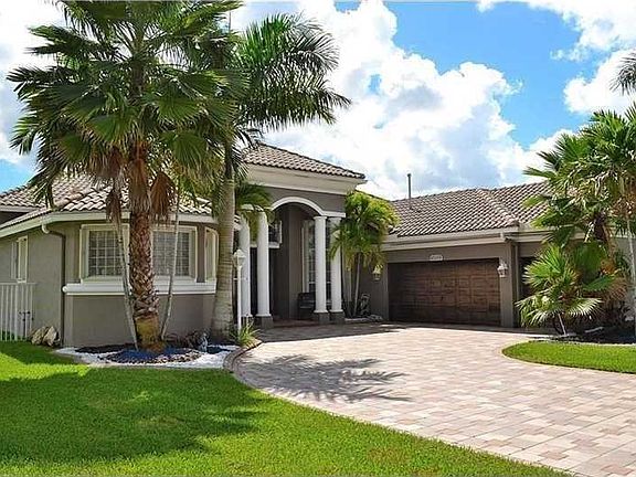5th image of 13722 NW 18th St