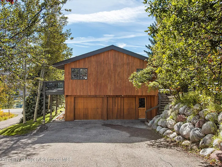 92 Wildridge Ln — Photo 32