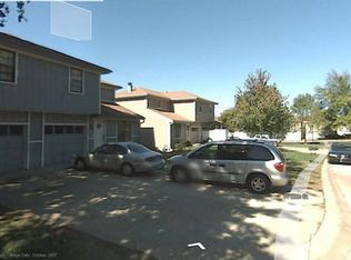 9517 W 86th St, Overland Park, KS 66212