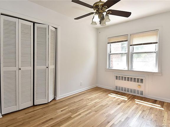 5th image of 238 Glenbrook Rd #A
