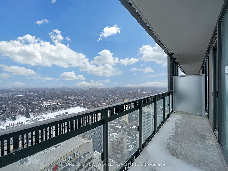 8 Eglinton Ave E #4903 — Photo 9