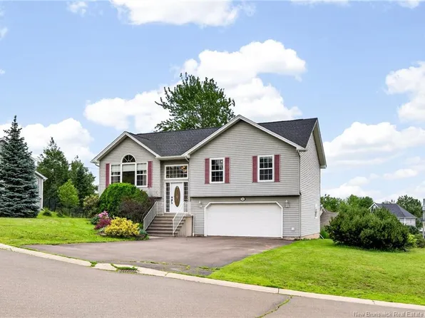111 Meunier St, Dieppe, NB E1A 7W9